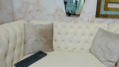 Snapshot of your_naughtyangel chatting on October 16, 2025, 9:38 pm Evelin online show from October 16, 2025, 9:38 pm