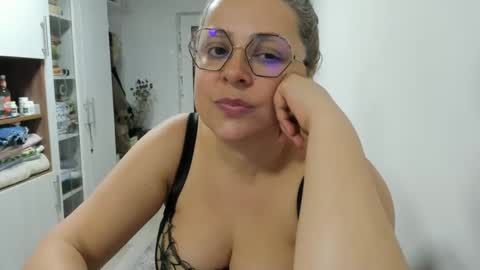 Snapshot of your_victoria chatting on February 13, 2025, 6:59 pm Your Victoria online show from February 13, 2025, 6:59 pm