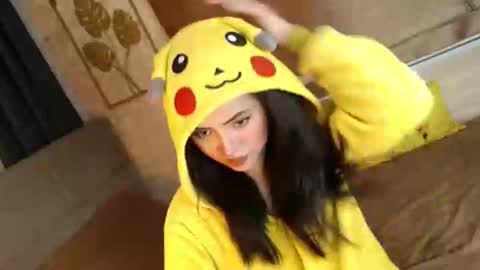 JEN  online show from September 16, 2025, 10:38 am