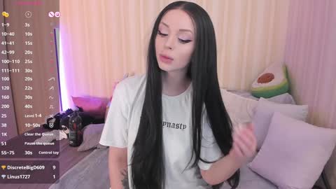 Snapshot of youreyesgazm chatting on December 13, 2024, 6:00 am Mary online show from December 13, 2024, 6:00 am