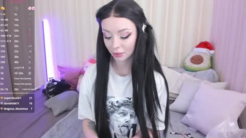 Snapshot of youreyesgazm chatting on January 12, 2025, 11:17 am Mary online show from January 12, 2025, 11:17 am