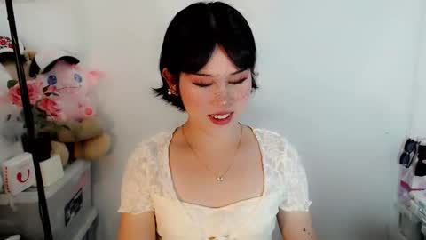 PrettyElla online show from October 21, 2025, 2:56 am