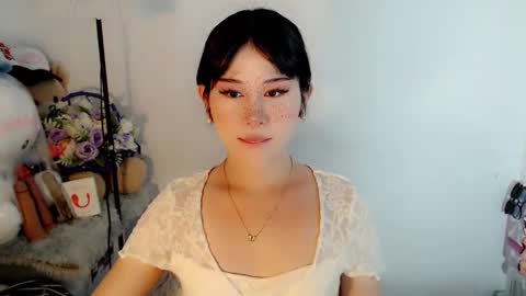 PrettyElla online show from November 16, 2025, 2:17 am