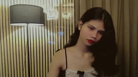 Snapshot of yourfavoratevivian chatting on November 3, 2025, 5:25 pm Vivian online show from November 3, 2025, 5:25 pm