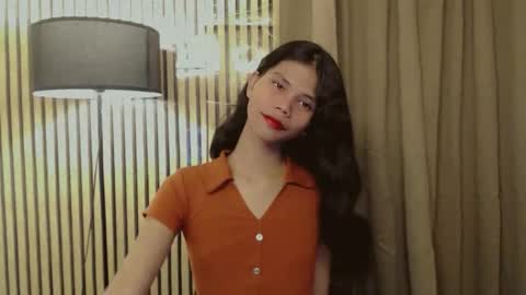 Snapshot of yourfavoratevivian chatting on November 7, 2025, 12:16 pm Vivian online show from November 7, 2025, 12:16 pm