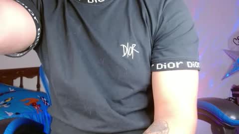 yourfavorite_bigclit online show from December 17, 2025, 9:37 am