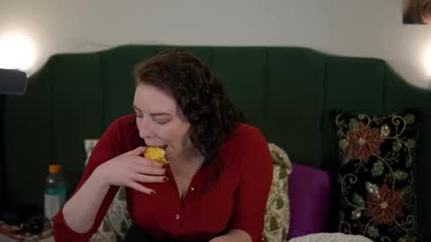 Sarlei Sar-uh-lie online show from November 22, 2025, 1:04 am