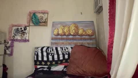 Snapshot of yourhotlove_jamellaxxx chatting on December 3, 2025, 8:51 pm LOVING JAMMELA online show from December 3, 2025, 8:51 pm