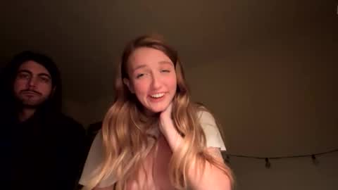 yourhotmother online show from November 28, 2025, 5:21 am