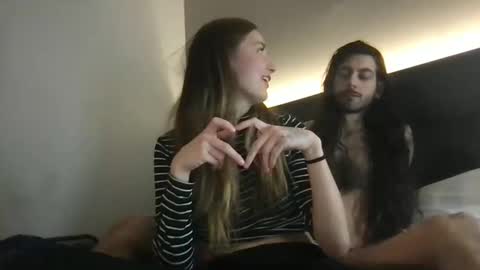 yourhotmother online show from December 5, 2025, 3:37 am