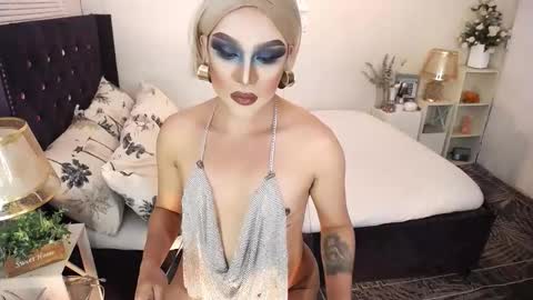 Snapshot of yourlivingonurdream chatting on November 7, 2025, 5:57 pm -- online show from November 7, 2025, 5:57 pm