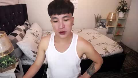 Snapshot of yourlivingonurdream chatting on November 22, 2025, 3:55 pm -- online show from November 22, 2025, 3:55 pm