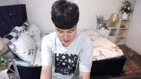 Snapshot of yourlivingonurdream chatting on November 24, 2025, 9:53 am -- online show from November 24, 2025, 9:53 am