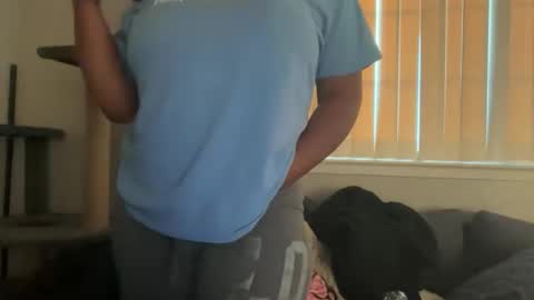 yourmommysol online show from October 24, 2025, 11:45 pm