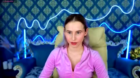 Snapshot of yourmoneyboss_nikki chatting on November 11, 2025, 7:30 am yourmoneyboss_nikki online show from November 11, 2025, 7:30 am