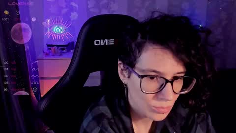 Snapshot of yourscosmic chatting on December 19, 2025, 11:06 am Yours Cosmic online show from December 19, 2025, 11:06 am