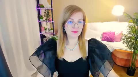 Snapshot of youruniverser chatting on October 20, 2025, 4:13 am Alice online show from October 20, 2025, 4:13 am