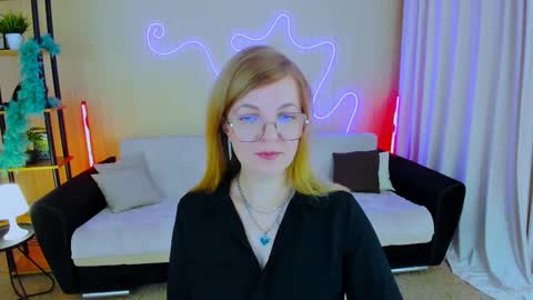 Snapshot of youruniverser chatting on November 5, 2025, 10:26 am Alice online show from November 5, 2025, 10:26 am