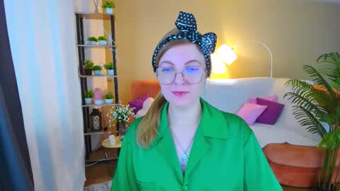 Snapshot of youruniverser chatting on November 11, 2025, 9:20 am Alice online show from November 11, 2025, 9:20 am