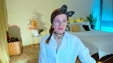 Snapshot of youruniverser chatting on November 19, 2025, 4:34 am Alice online show from November 19, 2025, 4:34 am