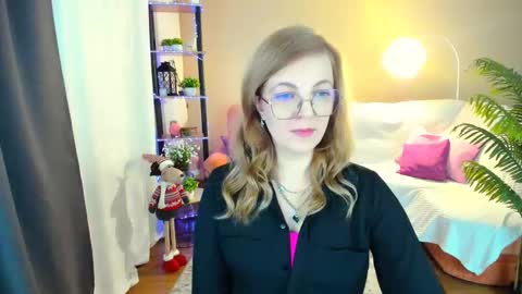 Snapshot of youruniverser chatting on November 23, 2025, 9:20 am Alice online show from November 23, 2025, 9:20 am