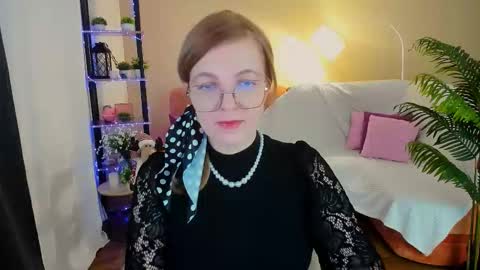 Snapshot of youruniverser chatting on December 1, 2025, 9:25 am Alice online show from December 1, 2025, 9:25 am