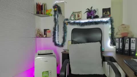 Snapshot of yukiodavis chatting on December 6, 2024, 1:40 am Yukio Davis  online show from December 6, 2024, 1:40 am