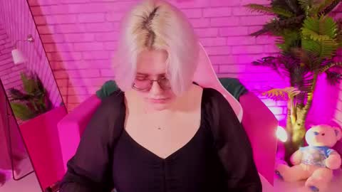 Snapshot of yukiohara chatting on December 14, 2025, 8:41 am Yuki online show from December 14, 2025, 8:41 am