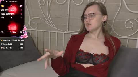 Yuko online show from October 23, 2025, 3:28 am