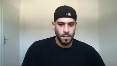 Snapshot of yul53 chatting on November 2, 2025, 8:06 am yul53 online show from November 2, 2025, 8:06 am