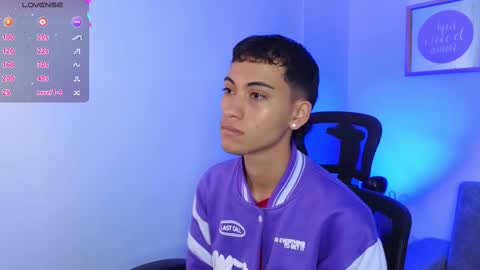 yulian_vasquez online show from September 19, 2025, 12:17 pm