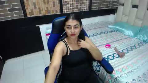 Snapshot of yuliet_latin69 chatting on November 11, 2025, 1:33 pm Yulieth online show from November 11, 2025, 1:33 pm