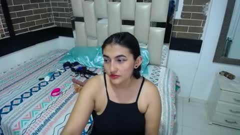 Snapshot of yuliet_latin69 chatting on November 23, 2025, 1:33 pm Yulieth online show from November 23, 2025, 1:33 pm