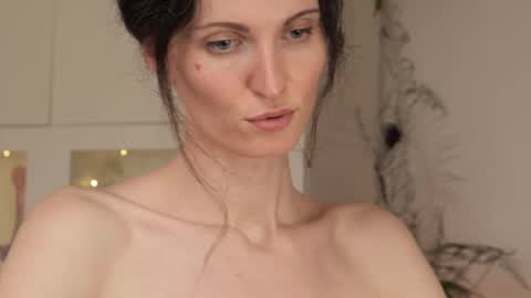 yulla dao online show from February 14, 2025, 4:09 pm