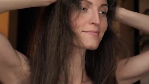 yulla dao online show from October 4, 2025, 6:50 pm