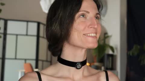 yulla dao online show from October 8, 2025, 4:48 pm