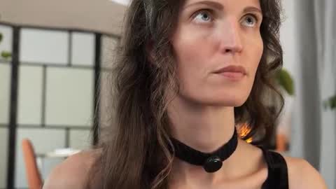 yulla dao online show from October 25, 2025, 4:02 pm