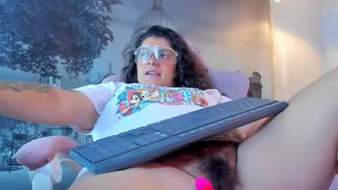 Snapshot of yumandsay chatting on September 26, 2025, 3:54 am Snowflake online show from September 26, 2025, 3:54 am