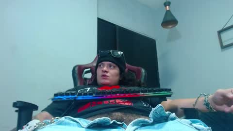 Snapshot of yumandsay chatting on November 12, 2025, 7:53 am Snowflake online show from November 12, 2025, 7:53 am