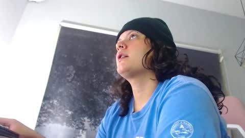 Snapshot of yumandsay chatting on December 4, 2025, 1:53 pm Snowflake online show from December 4, 2025, 1:53 pm