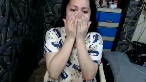 yumi online show from November 12, 2025, 6:52 pm