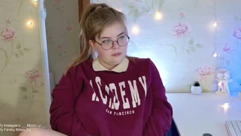 Polly online show from October 31, 2025, 4:30 pm