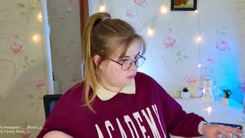 Polly online show from November 3, 2025, 4:41 pm