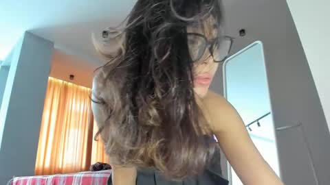 Yumi online show from December 10, 2024, 7:05 am