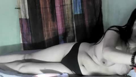 Snapshot of yummyhottiemom chatting on December 23, 2024, 6:55 am yummyhottiemom online show from December 23, 2024, 6:55 am