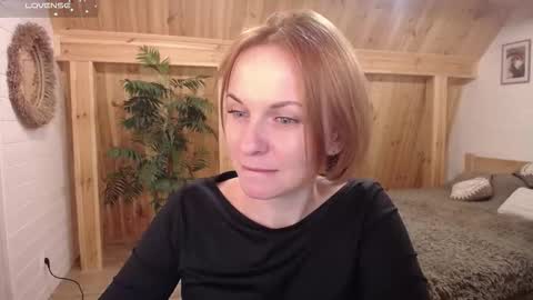 Lillya online show from November 14, 2025, 6:06 pm