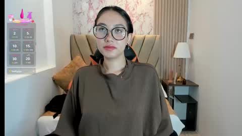Snapshot of yuna__min chatting on September 26, 2025, 12:53 pm Yuna  online show from September 26, 2025, 12:53 pm
