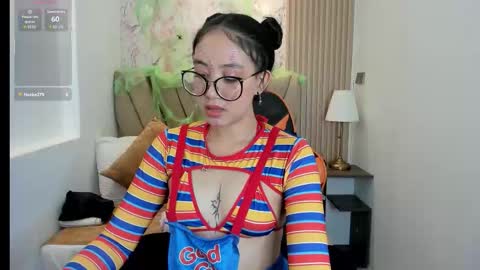Snapshot of yuna__min chatting on October 17, 2025, 8:11 pm Yuna  online show from October 17, 2025, 8:11 pm