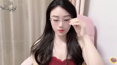 YunEr online show from December 15, 2024, 2:37 pm