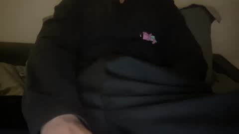 Snapshot of yungbull06 chatting on October 16, 2025, 11:17 pm Yung Bull online show from October 16, 2025, 11:17 pm